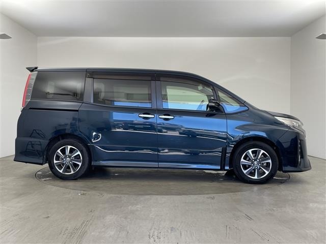Toyota NOAH 2019 8010075-21