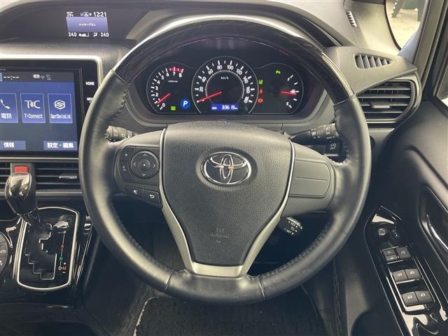 Toyota NOAH 2019 8010075-6
