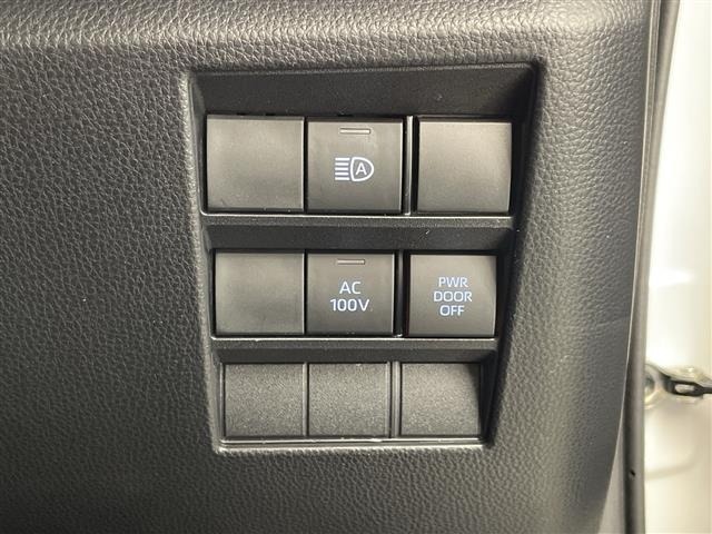 Toyota NOAH 2023 8010077-19