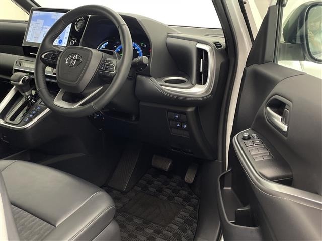 Toyota NOAH 2023 8010077-2