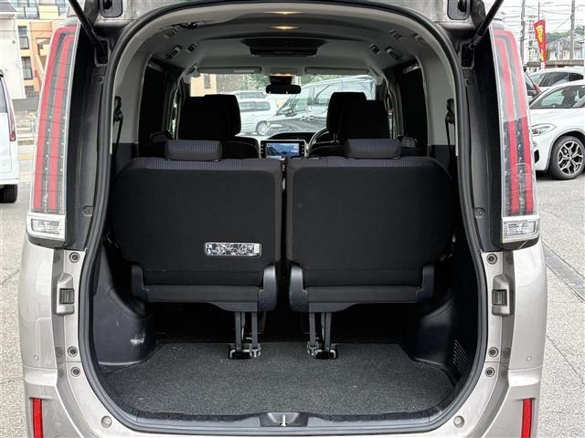 Toyota NOAH 2019 8010088-4