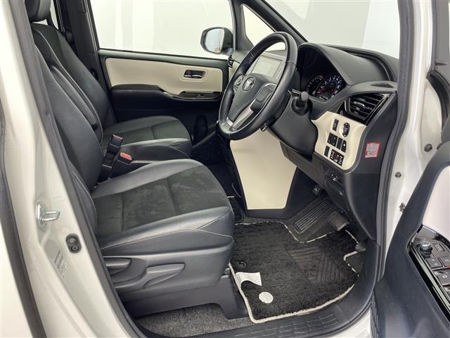 Toyota NOAH 2018 8010146-10
