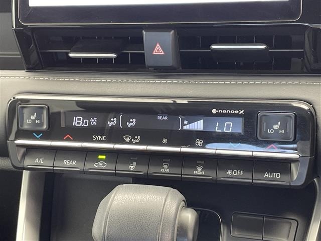 Toyota NOAH 2022 8010216-13