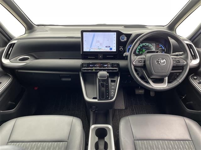 Toyota NOAH 2022 8010216-15