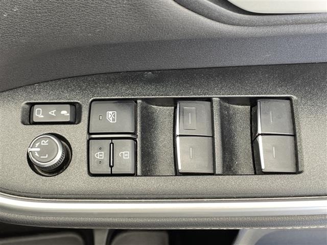 Toyota NOAH 2022 8010216-4