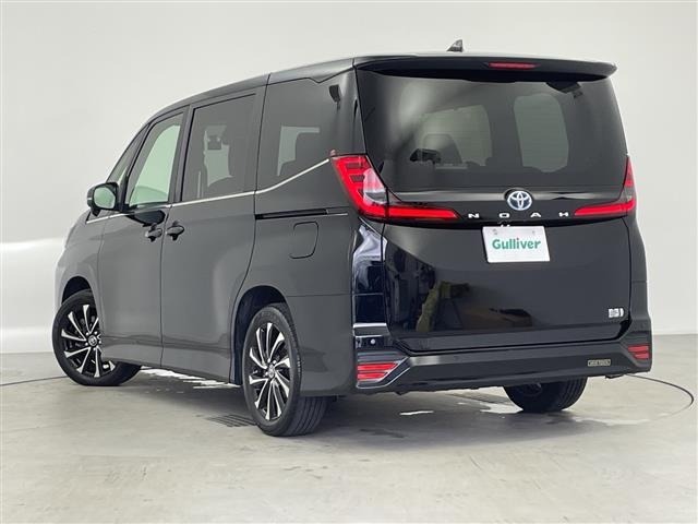 Toyota NOAH 2022 8010230-14