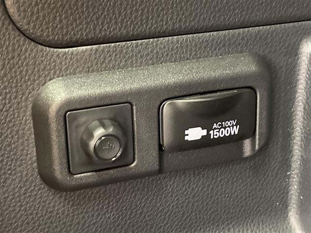Toyota NOAH 2022 8010230-6