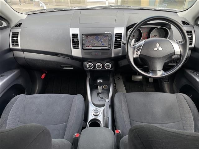 Mitsubishi OUTLANDER 2006 8000321-18