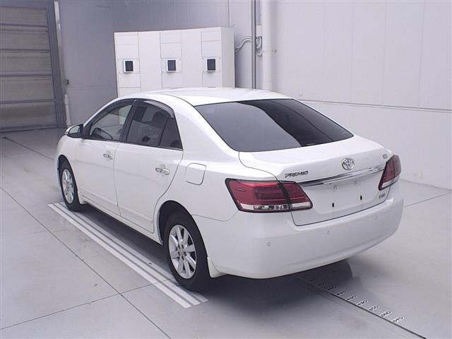 Toyota PREMIO 2017 8002292-1