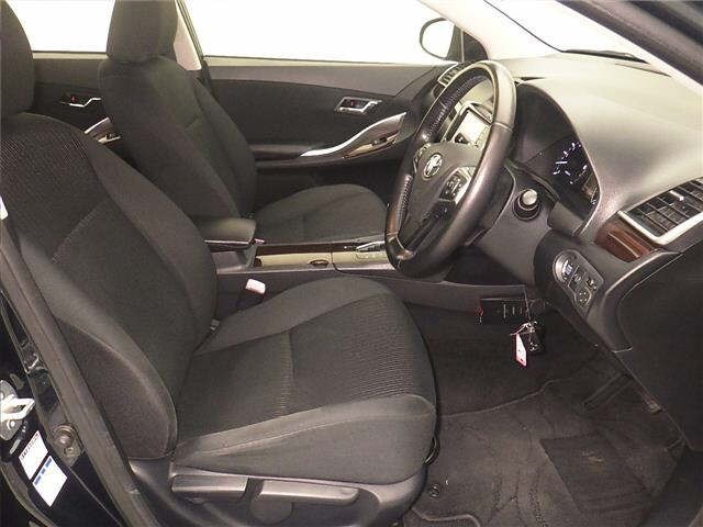 Toyota PREMIO 2016 8002293-5