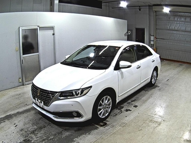 Toyota PREMIO 2019 8002299-4