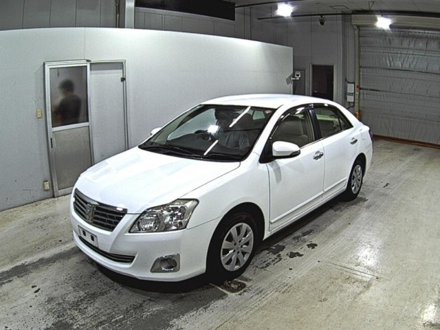 Toyota PREMIO 2015 8002300-4