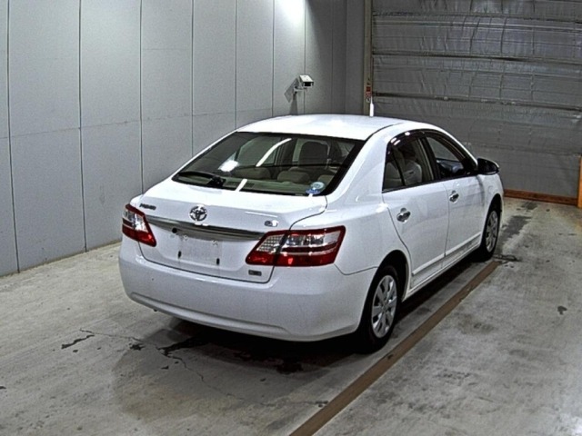 Toyota PREMIO 2015 8002300-5