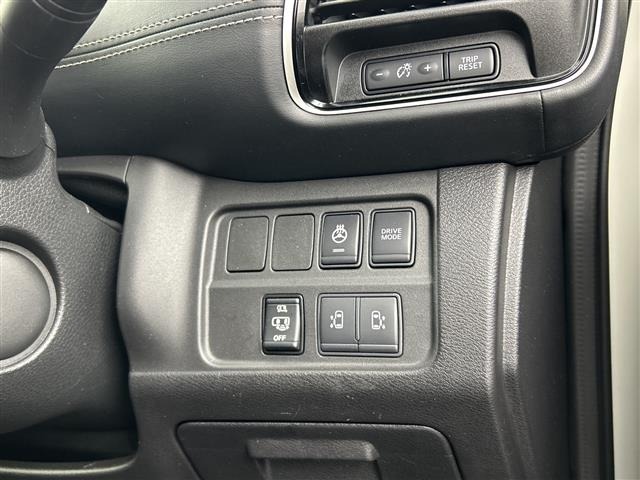 Nissan SERENA 2018 7995102-10