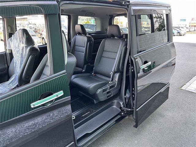 Nissan SERENA 2022 7996025-10