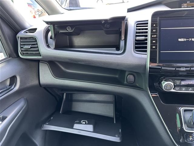 Nissan SERENA 2022 7996025-5
