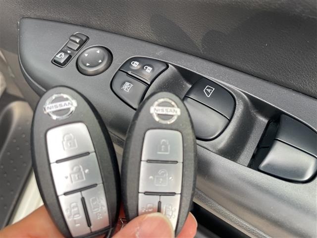 Nissan SERENA 2018 7996745-10