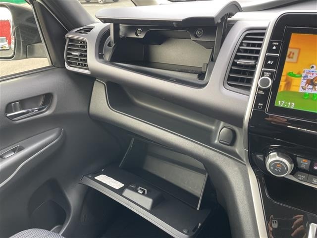 Nissan SERENA 2018 7996745-9