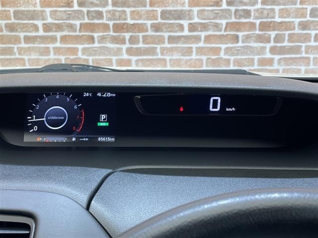 Nissan SERENA 2017 7996753-15