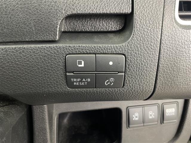 Nissan SERENA 2013 7996904-11