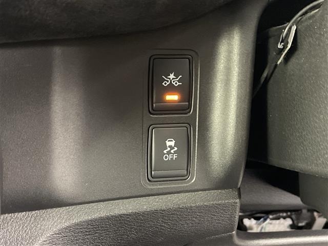 Nissan SERENA 2018 7996969-9