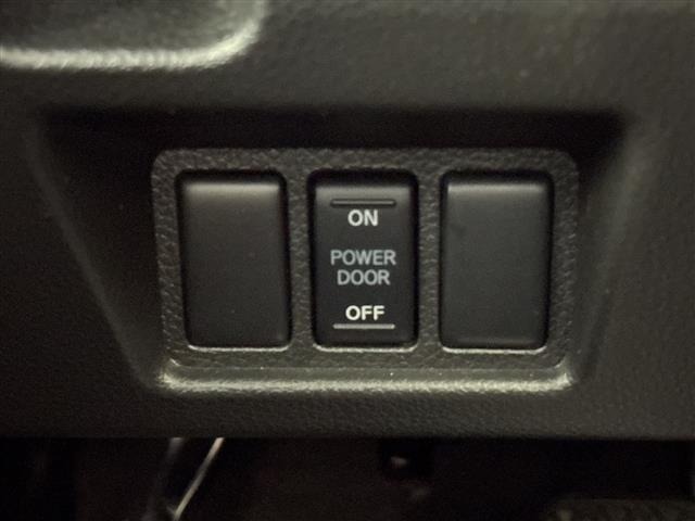 Nissan SERENA 2016 7997070-9