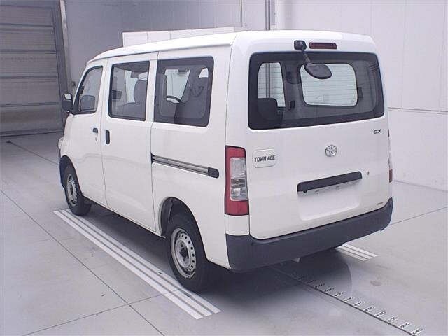 Toyota TOWNACE VAN 2021 8013407-1