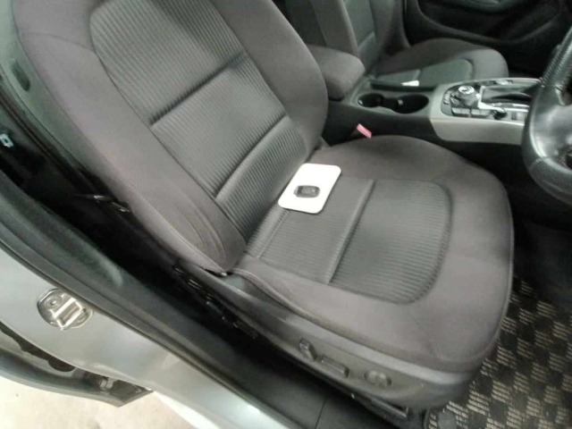 Audi A4 2011 8032250-10
