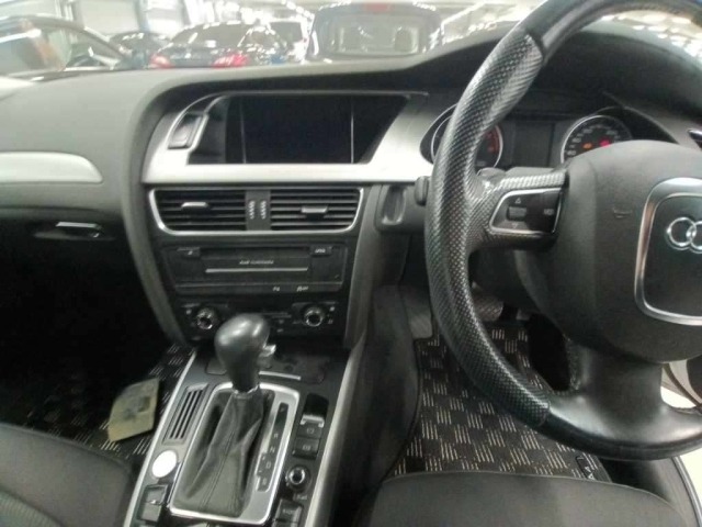 Audi A4 2011 8032250-11