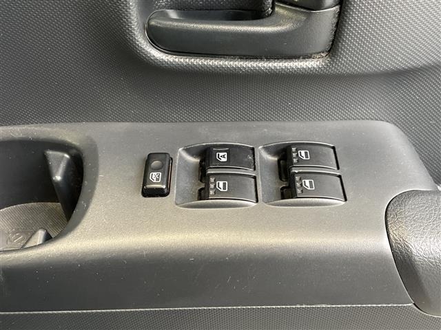 Toyota BB 2011 8032123-11