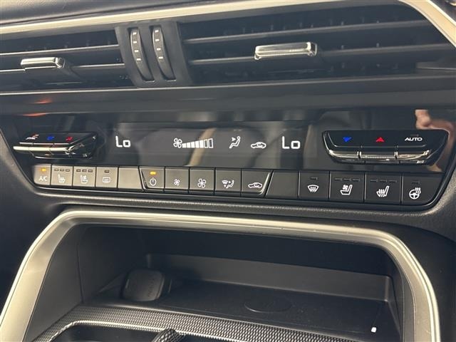 Mazda CX-60 2022 8017197-8