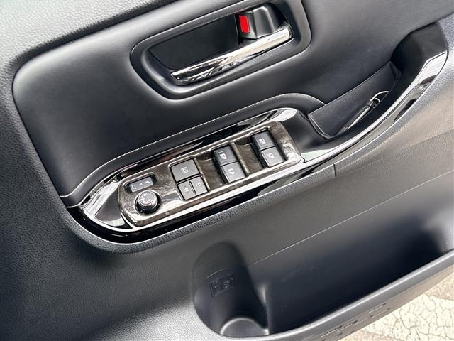 Toyota ESQUIRE 2020 8015839-6