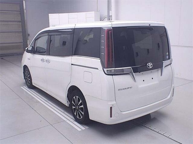 Toyota ESQUIRE 2018 8015841-1