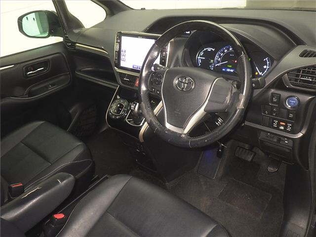 Toyota ESQUIRE 2016 8015842-3