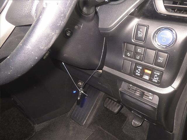 Toyota ESQUIRE 2016 8015842-9