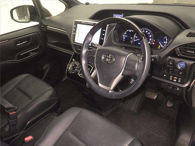 Toyota ESQUIRE 2018 8015843-3