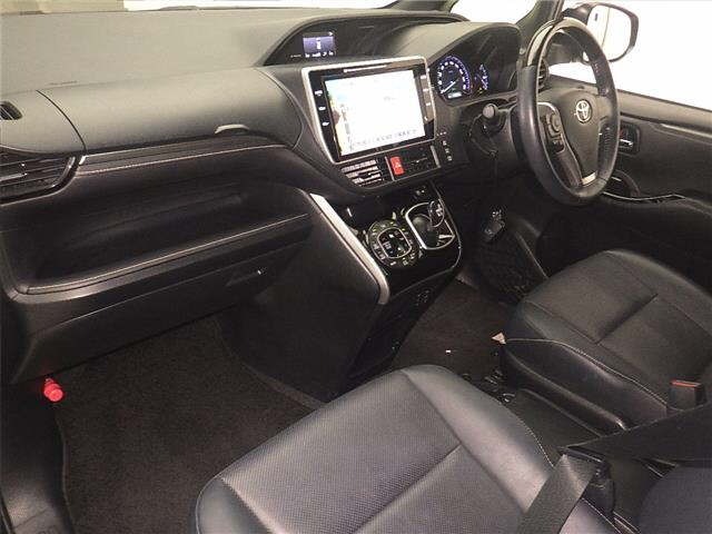 Toyota ESQUIRE 2018 8015843-4