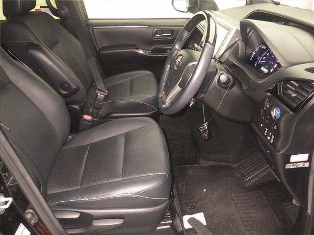 Toyota ESQUIRE 2018 8015843-5