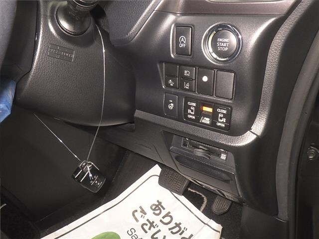 Toyota ESQUIRE 2020 8015848-9