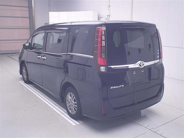 Toyota ESQUIRE 2016 8015861-1
