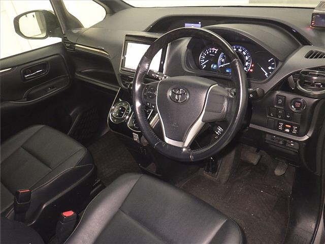 Toyota ESQUIRE 2016 8015862-3