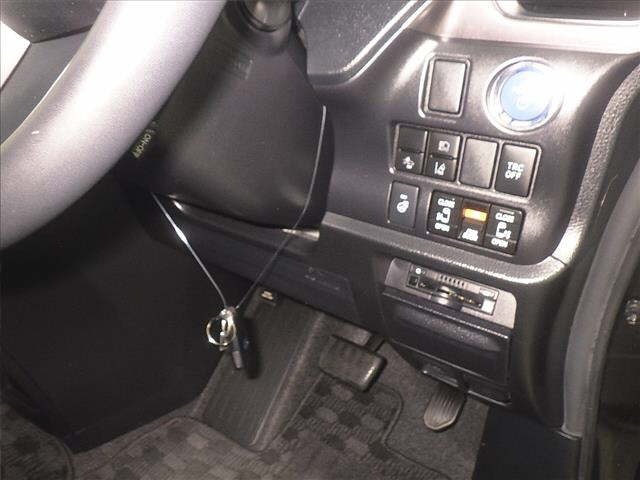 Toyota ESQUIRE 2020 8015866-9