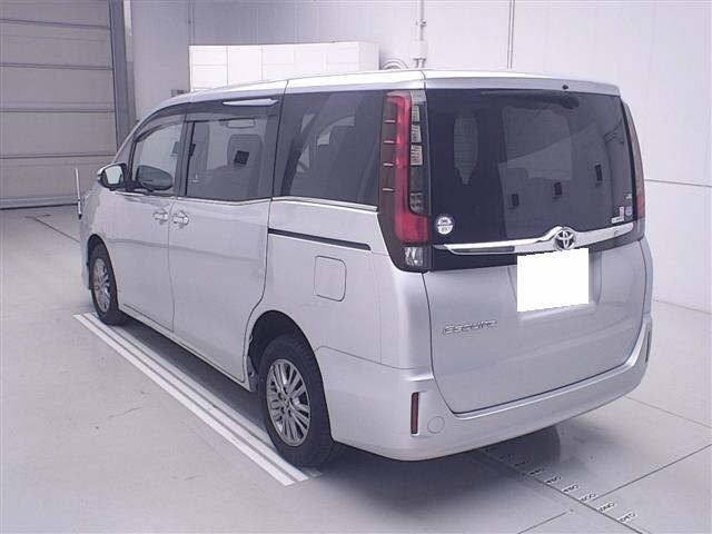 Toyota ESQUIRE 2015 8015874-1