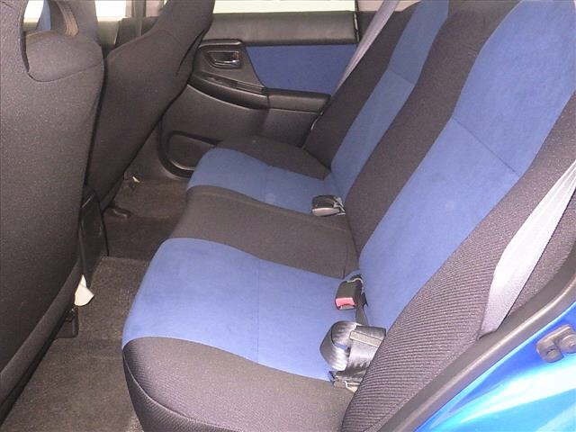 Subaru IMPREZA 2000 8030980-7