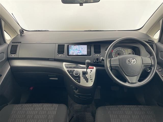 Toyota ISIS 2013 8019100-15