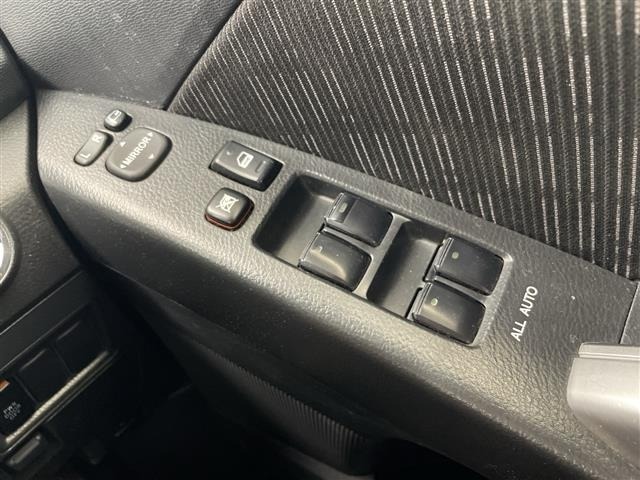 Toyota ISIS 2013 8019100-20