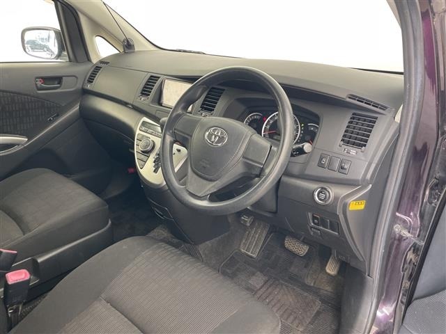 Toyota ISIS 2013 8019100-22