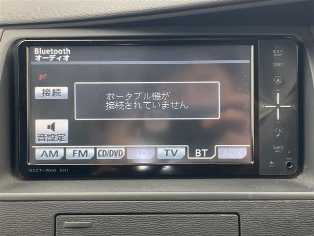 Toyota ISIS 2013 8019100-9