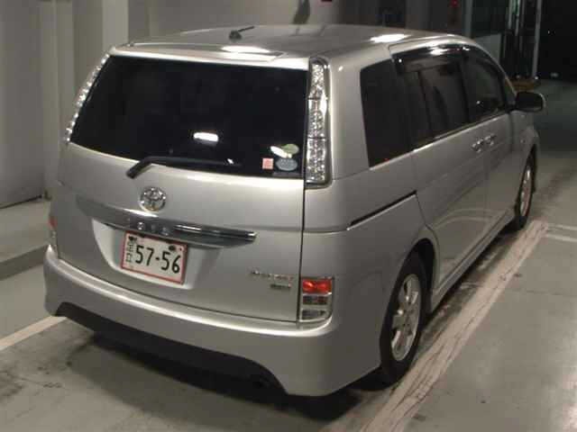 Toyota ISIS 2012 8019219-5