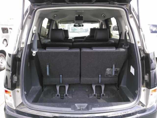 Toyota ISIS 2014 8019266-10